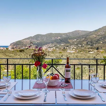 Holiday home Glyna House *