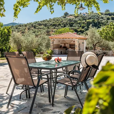Holiday home Glyna House *