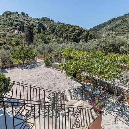 Holiday home Glyna House